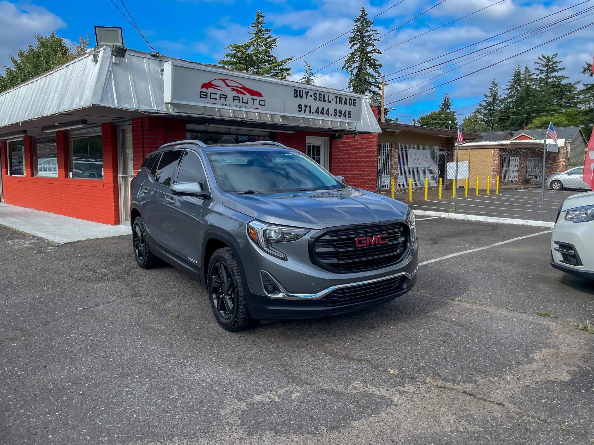 Used 2021 GMC Terrain SLT w/ Infotainment Package II AWD/4WD image 4