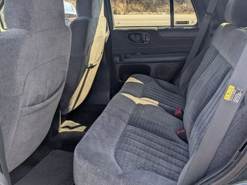 Used 2002 Chevrolet Blazer LS w/ Preferred Equipment Group image 22