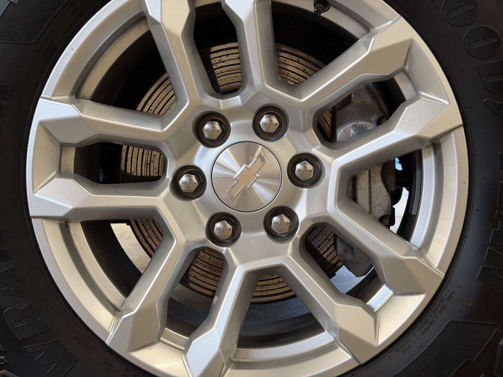 Used 2024 Chevrolet Silverado 1500 LT AWD/4WD image 12