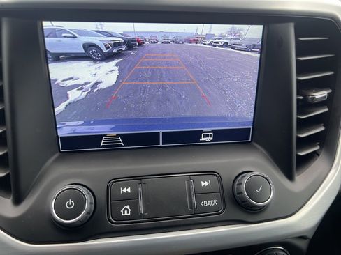 Certified 2023 GMC Acadia SLE w/ Driver Convenience Package image 12