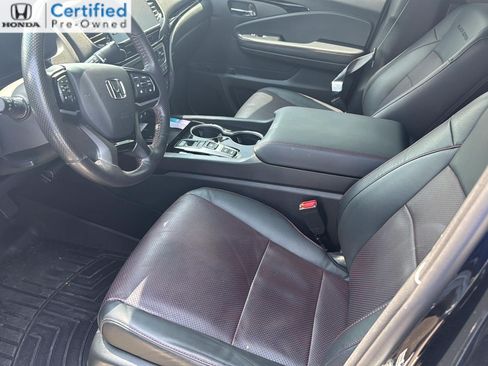 Used 2025 Honda Ridgeline Black Edition image 2