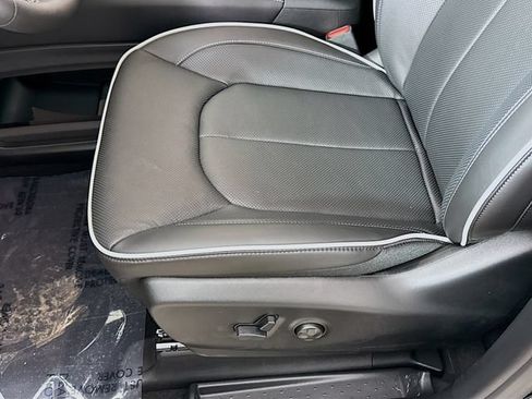 New 2027 Chrysler Pacifica Limited FWD image 20
