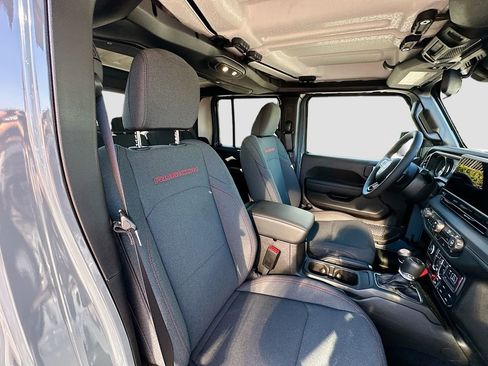New 2025 Jeep Gladiator Rubicon w/ Dual Top Group image 30