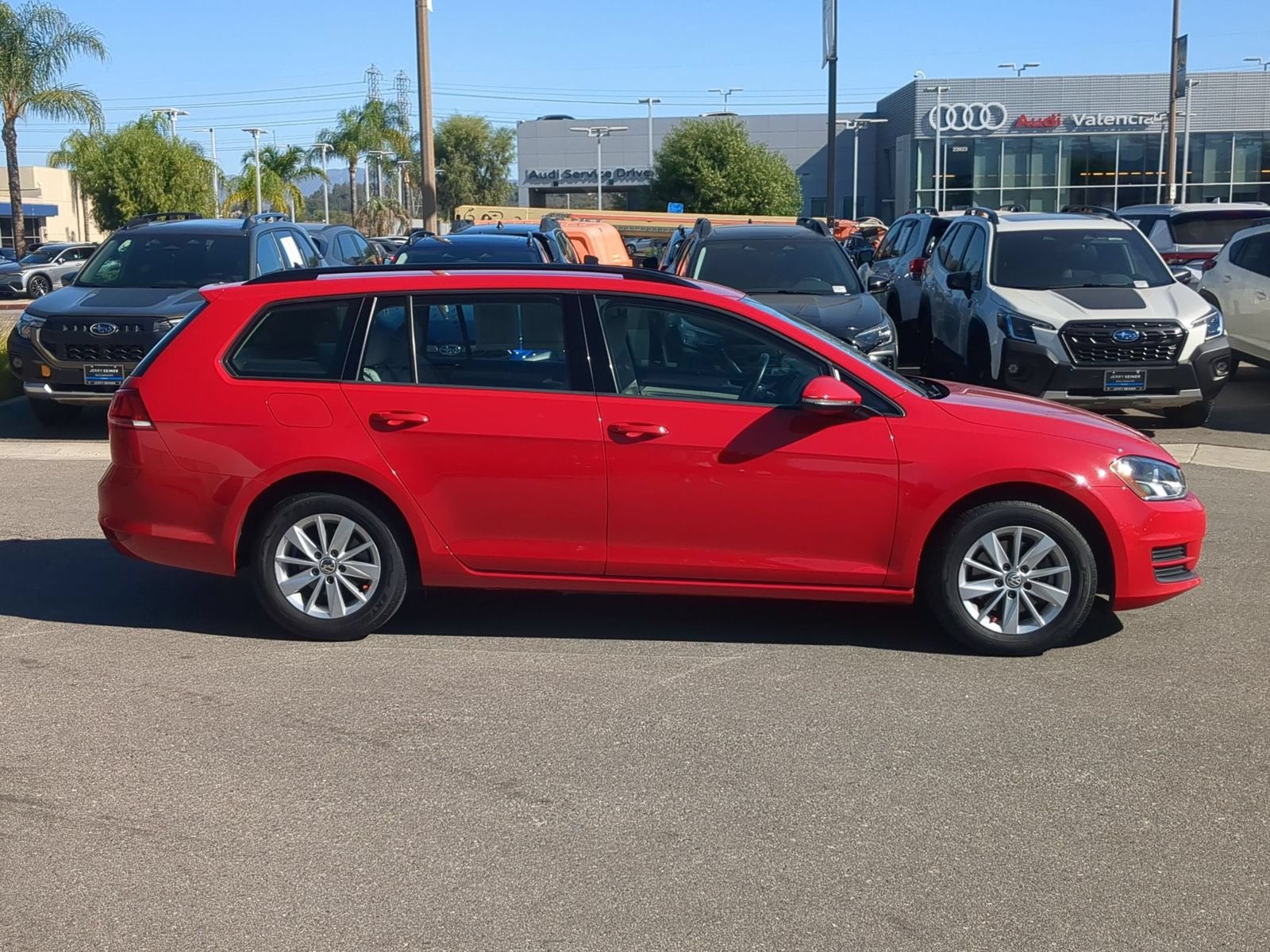 Used 2017 Volkswagen Golf S FWD image 6