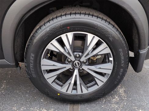 Used 2023 Nissan Rogue SV w/ SV Premium Package image 23