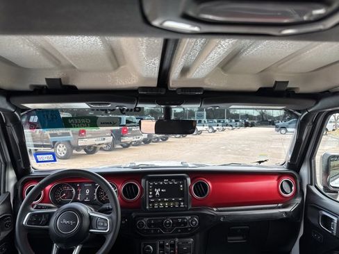 Used 2023 Jeep Gladiator Rubicon w/ Trailer Tow Package image 10