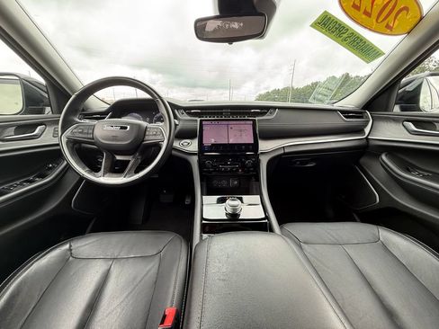 Used 2022 Jeep Grand Cherokee L Limited RWD image 7
