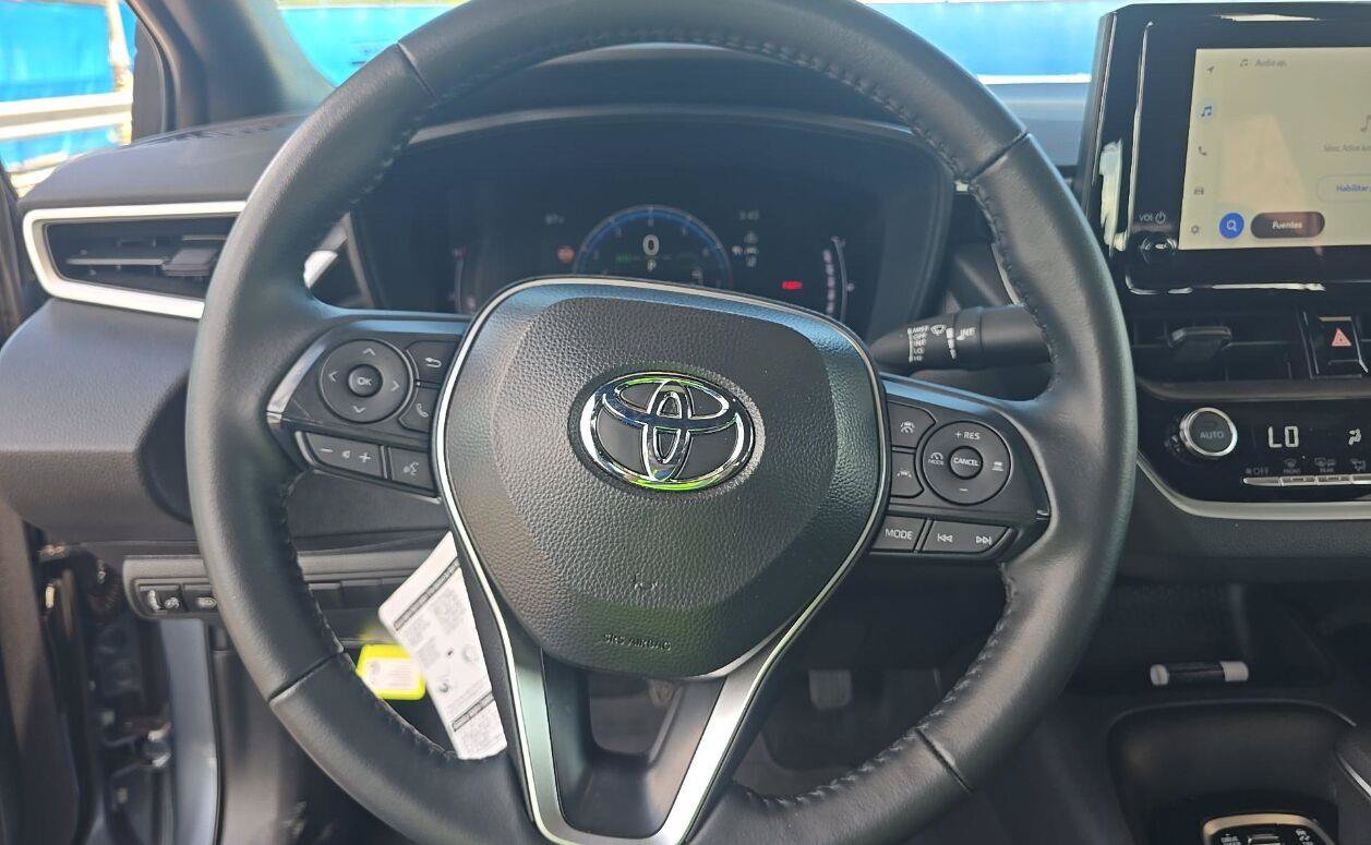 Used 2026 Toyota Corolla SE FWD image 6