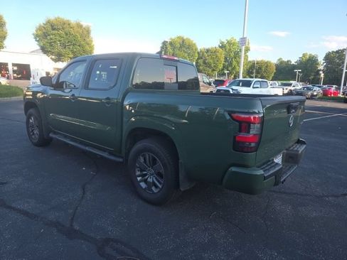 Used 2024 Nissan Frontier SV w/ SV Convenience Package AWD/4WD image 7