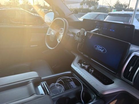 Used 2025 Ford Expedition Max Active AWD/4WD image 26