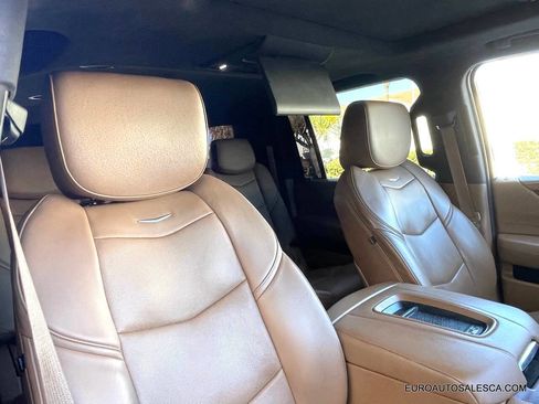Used 2017 Cadillac Escalade ESV Platinum image 24