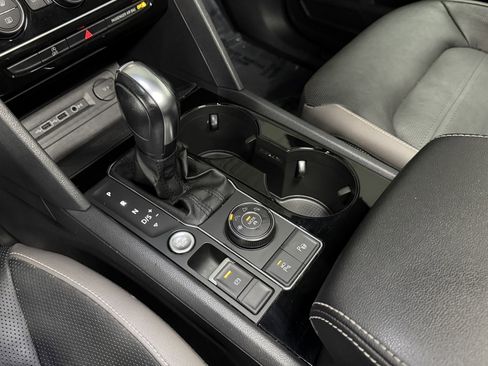 Used 2020 Volkswagen Atlas Cross Sport SEL Premium R-Line image 35