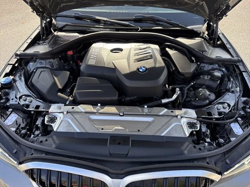 Used 2025 BMW 330i xDrive Sedan AWD/4WD image 38