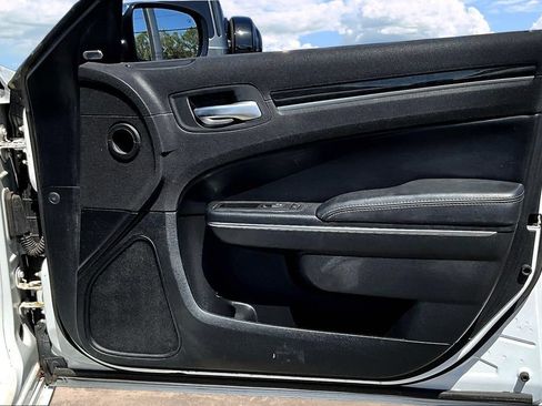 Used 2016 Chrysler 300 C RWD image 26