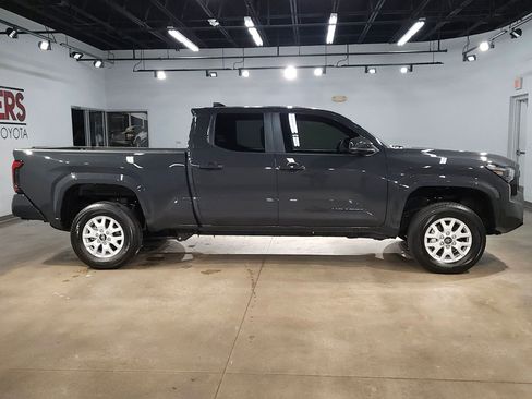 Used 2025 Toyota Tacoma SR5 image 8