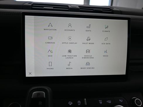 Used 2023 Land Rover Defender 90 X image 24