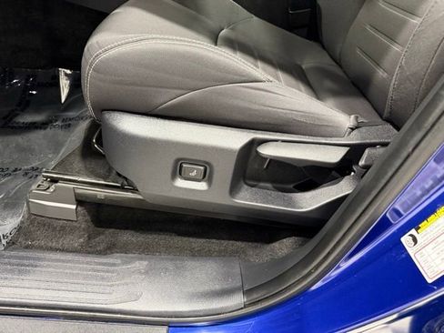 Used 2024 Toyota Tacoma TRD Off-Road image 12