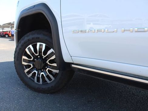 Used 2025 GMC Sierra 2500 Denali Ultimate AWD/4WD image 11