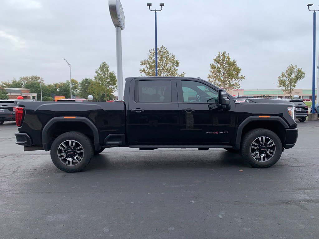 Used 2023 GMC Sierra 3500 AT4 w/ AT4 Preferred Package AWD/4WD image 2