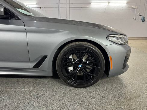 Used 2023 BMW 540i xDrive w/ M Sport Package AWD/4WD image 4