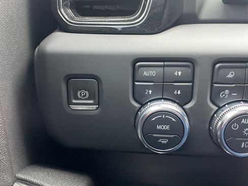 Used 2023 GMC Sierra 1500 AT4 w/ Technology Package image 21