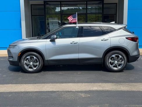 Used 2023 Chevrolet Blazer LT FWD image 1