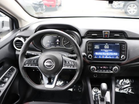 Used 2024 Nissan Versa SR image 17