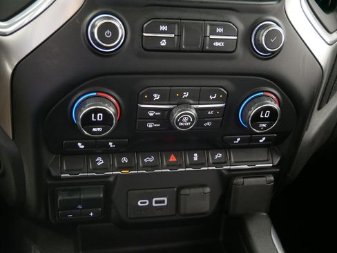 Used 2020 Chevrolet Silverado 1500 RST AWD/4WD image 23