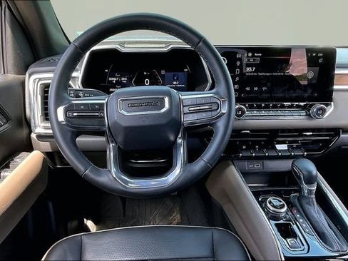 Used 2023 GMC Canyon Denali AWD/4WD image 8