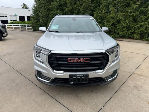Used 2022 GMC Terrain SLE w/ Driver Convenience Package AWD/4WD image 6