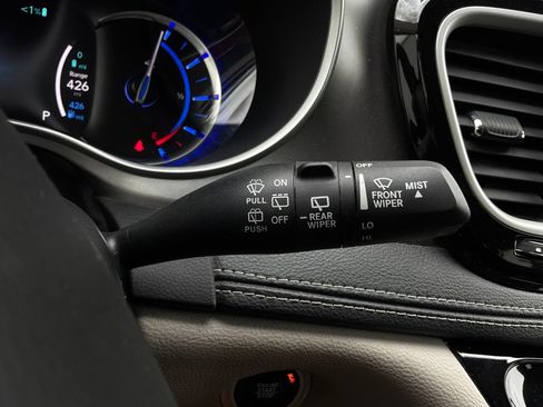 Used 2023 Chrysler Pacifica Touring-L FWD image 45