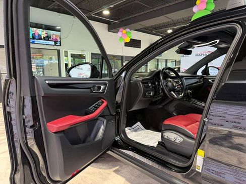 Used 2023 Porsche Macan AWD/4WD image 20