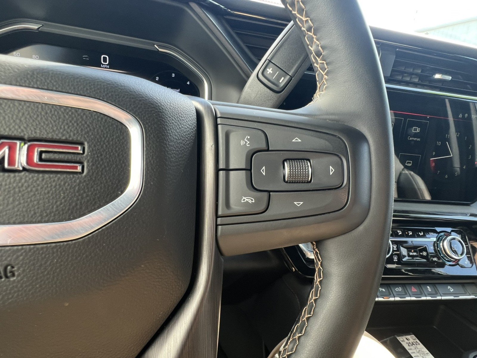 Used 2025 GMC Sierra 3500 AT4 w/ AT4 Premium Plus Package AWD/4WD image 27