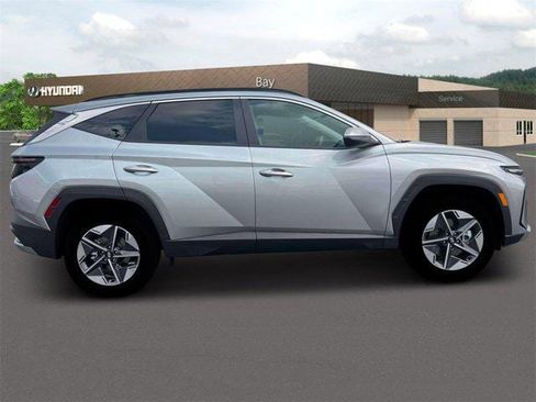 New 2025 Hyundai Tucson SEL image 9