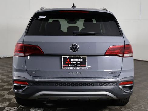 Used 2023 Volkswagen Taos SE w/ Panoramic Sunroof Package AWD/4WD image 13