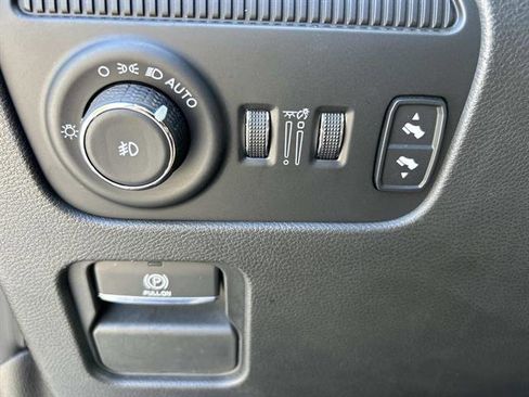 Used 2024 Jeep Wagoneer Series II w/ Flexible Seating Group image 27