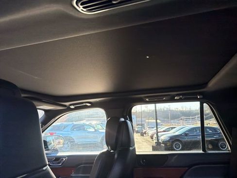 Used 2023 Lincoln Navigator Reserve image 11