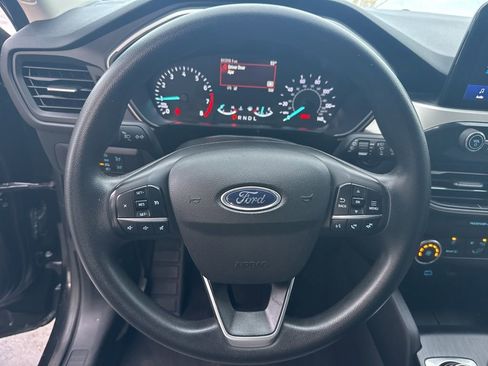 Used 2022 Ford Escape SE image 6
