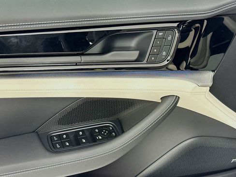 New 2025 Porsche Panamera 4 image 11