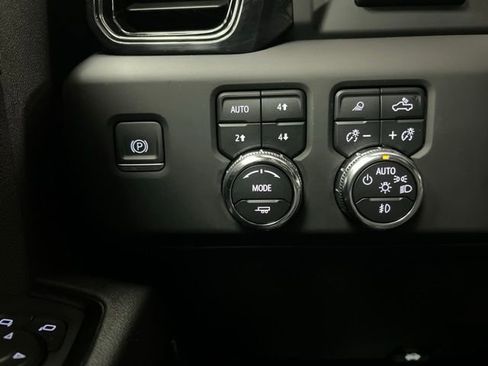 Used 2024 GMC Sierra 3500 AT4 w/ AT4 Premium Plus Package AWD/4WD image 32
