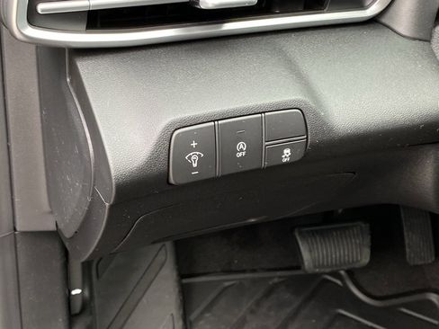 New 2026 Hyundai Elantra SE image 12