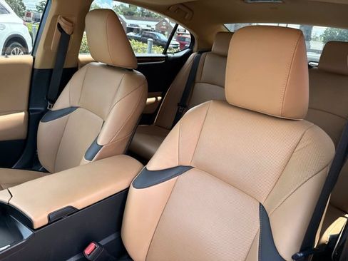 Used 2025 Lexus ES 300h w/ Premium Package FWD image 19