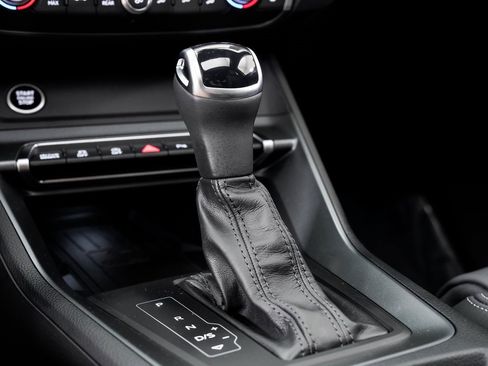 Used 2025 Audi Q3 2.0T Premium image 19