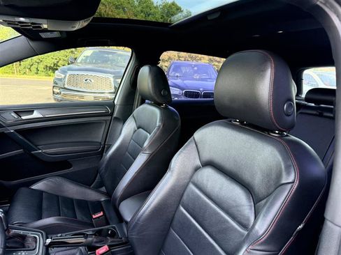 Used 2020 Volkswagen GTI SE FWD image 27
