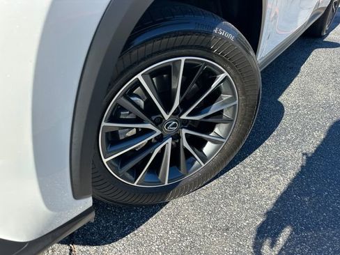 Used 2024 Lexus NX 250 FWD w/ Towing Package (2000 Lbs) image 10