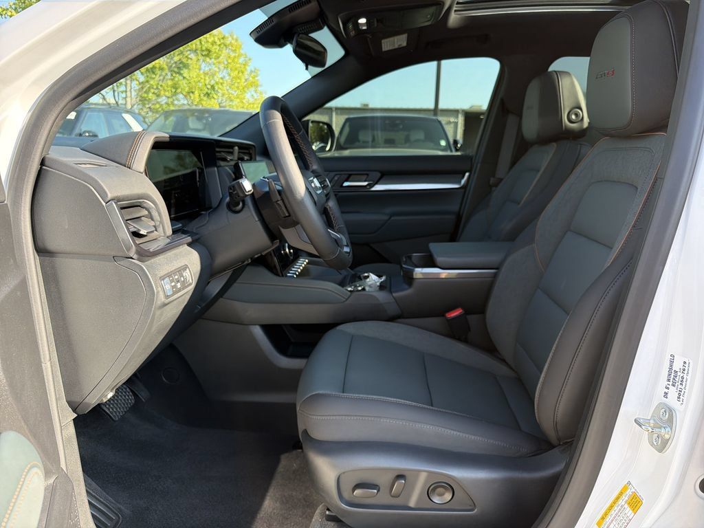 Used 2026 GMC Terrain AT4 w/ Convenience Package III AWD/4WD image 11