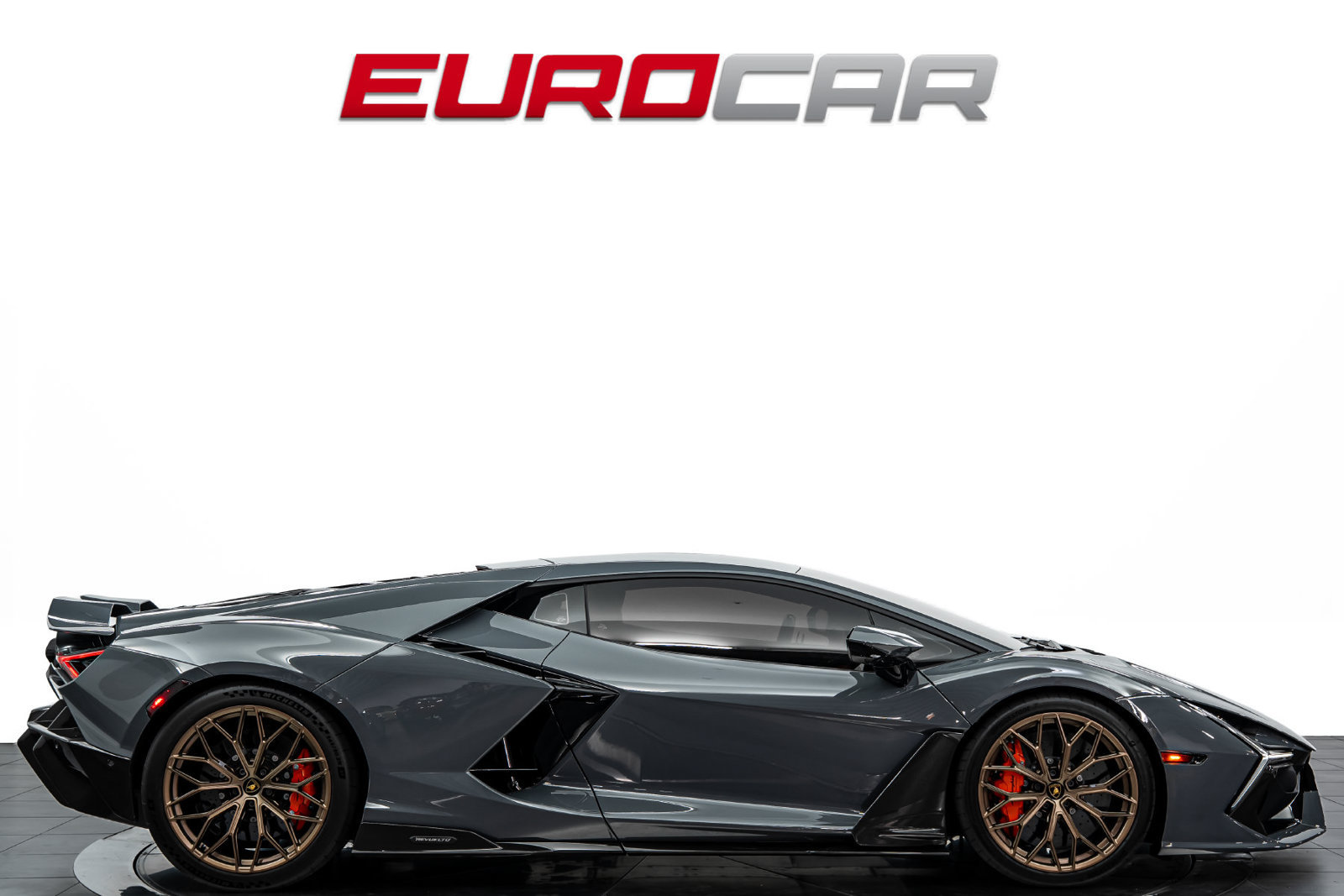 Used 2025 Lamborghini Revuelto AWD/4WD image 6