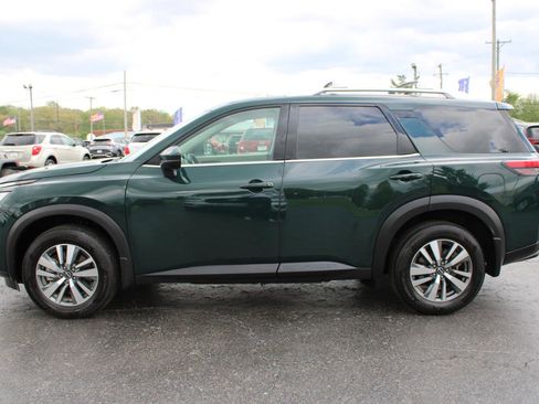 Used 2025 Nissan Pathfinder SL AWD/4WD image 13
