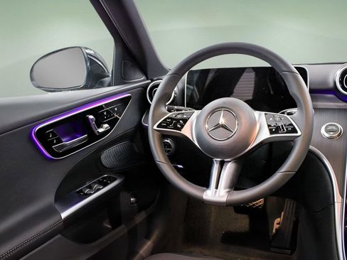 Used 2025 Mercedes-Benz C 300 Sedan image 23
