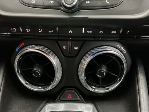Used 2017 Chevrolet Camaro LT RWD image 31